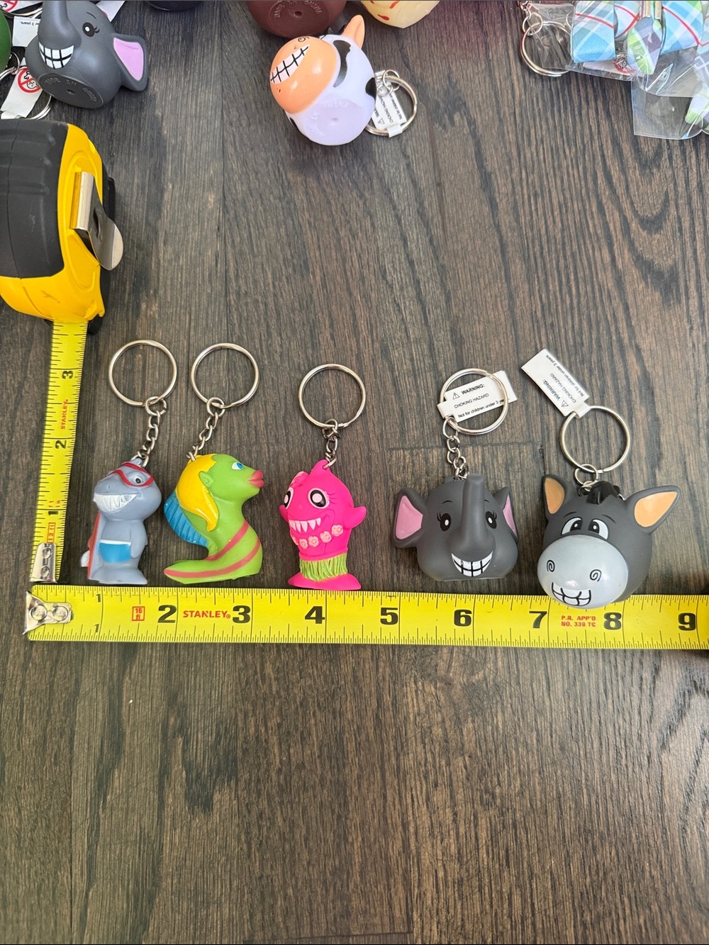 100 Collectible Keychains 1.5” Rubber 3D Key Chains Backpack Prize Favor Animals - Picture 12 of 17